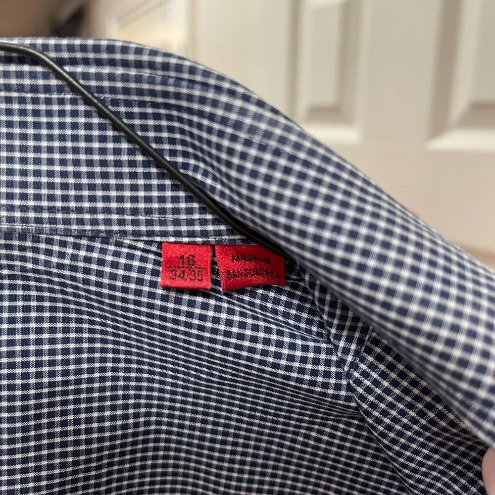 Hugo boss button down - Picture 7 of 7